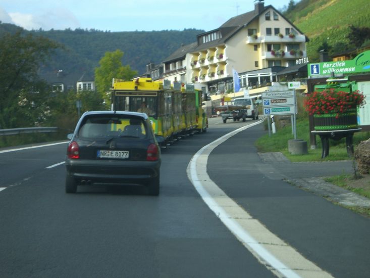 Brocki hat gewagt die Bimmelbahn berholt